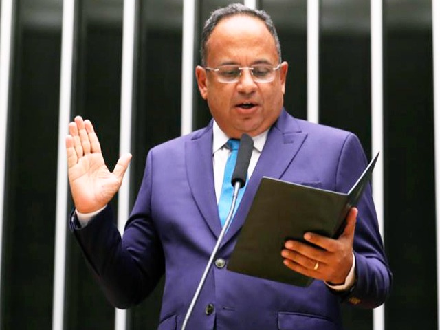 Jorge Araújo: do rádio à Câmara Federal, a trajetória do deputado que ganhou destaque nacional